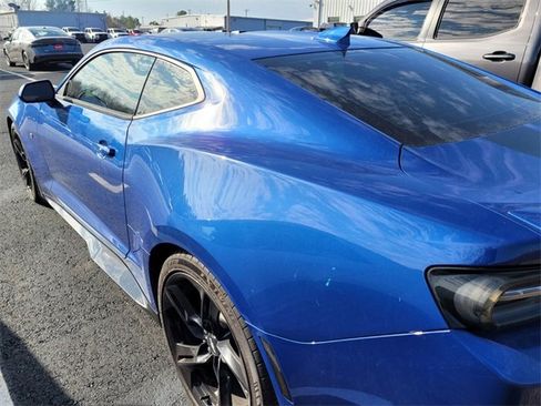 Used 2019 Chevrolet Camaro LT image 7