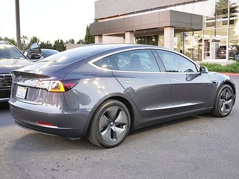 Used 2019 Tesla Model 3 Mid Range RWD image 4