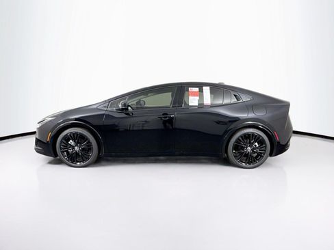 New 2026 Toyota Prius Plug-In Hybrid FWD image 9