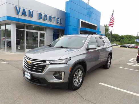 Used 2023 Chevrolet Traverse LT AWD/4WD image 1