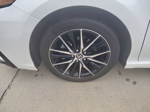 Used 2024 Toyota Camry SE FWD image 2