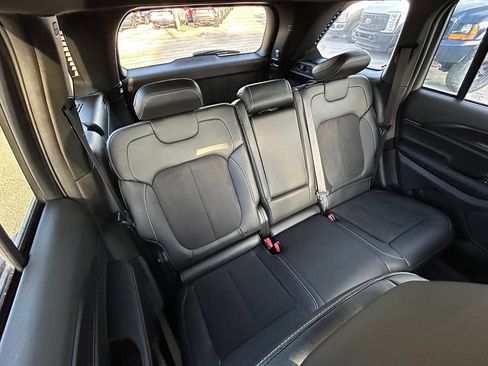 Used 2024 Jeep Grand Cherokee Altitude AWD/4WD image 28