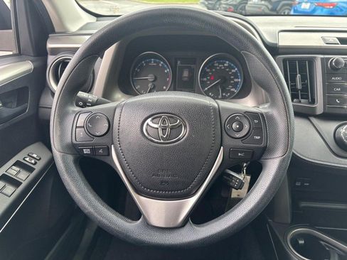 Used 2017 Toyota RAV4 LE FWD image 12