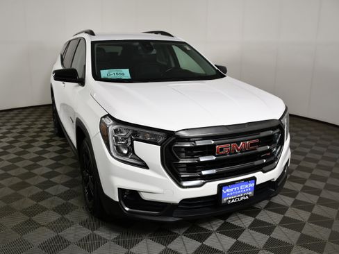 Used 2024 GMC Terrain AT4 AWD/4WD image 3