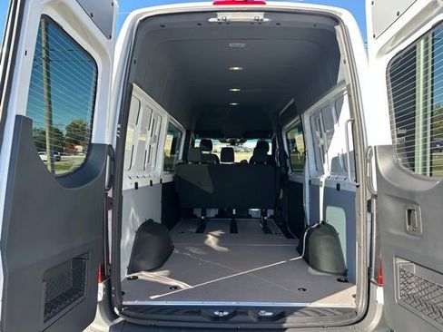 Used 2026 Mercedes-Benz Sprinter 2500 image 32