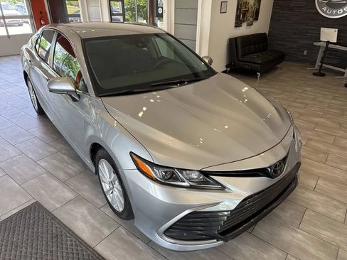 Used 2023 Toyota Camry LE AWD/4WD image 11