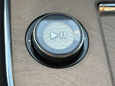 New 2025 Volvo EX90 Plus image 35