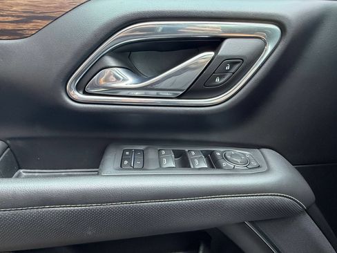 Used 2023 Chevrolet Tahoe Premier AWD/4WD image 18