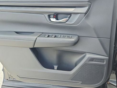 Used 2025 Honda CR-V LX image 28