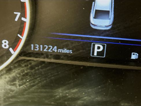 Used 2017 Nissan Maxima Platinum FWD image 19
