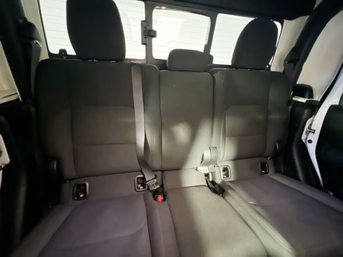 Used 2023 Jeep Gladiator Willys image 33