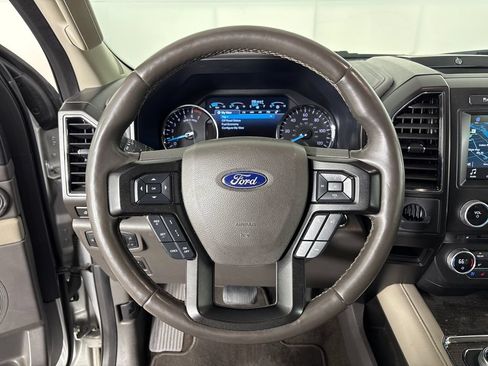Used 2018 Ford Expedition Limited w/ Equipment Group 301A RWD image 17