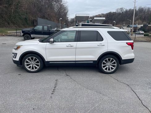 Used 2017 Ford Explorer Limited image 8