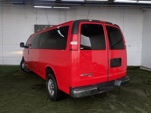 Used 2015 Chevrolet Express 3500 LS w/ Chrome Appearance Package image 3