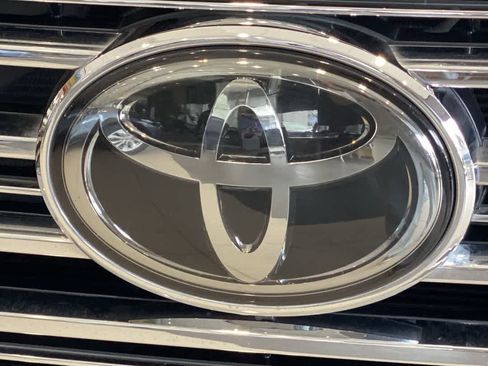 Used 2019 Toyota Tundra 1794 Edition AWD/4WD image 10