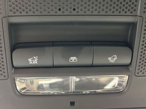 Certified 2025 Chevrolet Equinox ACTIV w/ Safety and Technology Package AWD/4WD image 28