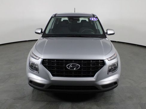 Certified 2025 Hyundai Venue SE FWD image 13