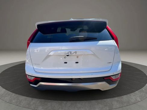 Used 2023 Kia Niro EX Touring image 5