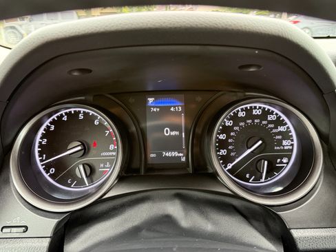 Used 2021 Toyota Camry SE image 19