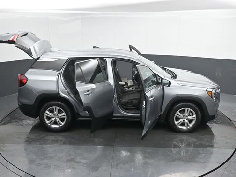 Used 2024 GMC Terrain SLE image 54