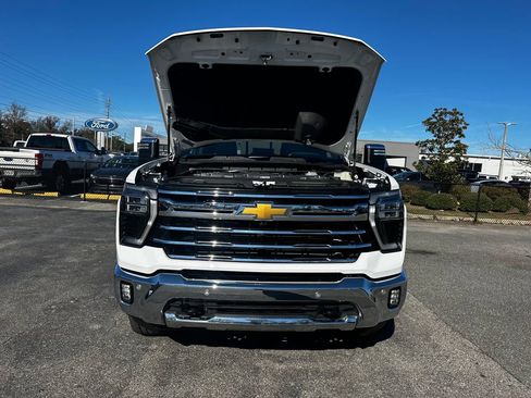 Used 2024 Chevrolet Silverado 3500 LTZ image 27