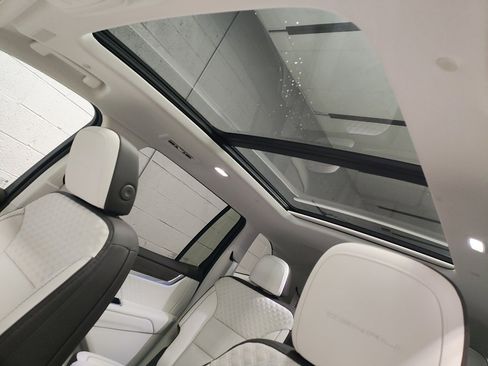 Used 2025 GMC Acadia Denali w/ Super Cruise Package image 25