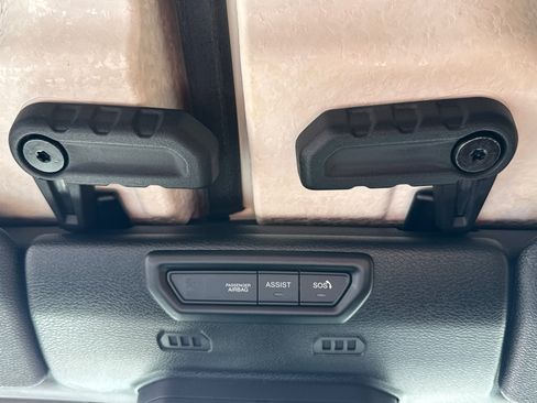 Used 2021 Jeep Gladiator Rubicon image 11