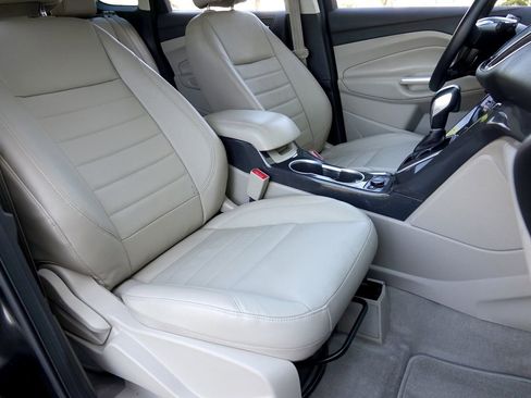 Used 2014 Ford Escape Titanium image 9