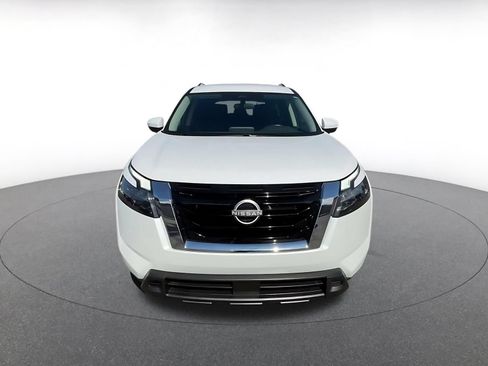 Used 2025 Nissan Pathfinder SV AWD/4WD image 4