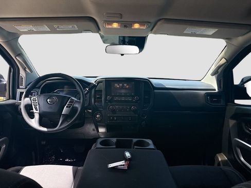 Used 2022 Nissan Titan SV RWD image 23