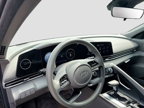 Used 2024 Hyundai Elantra SEL FWD image 11