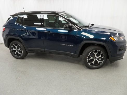 New 2026 Jeep Compass Limited image 9