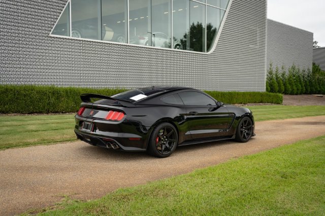 Used 2018 Ford Mustang Shelby GT350R w/ GT350R Equipment Group 920A RWD image 15