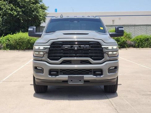 Used 2025 RAM 2500 Laramie AWD/4WD image 2