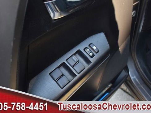 Used 2018 Toyota RAV4 XLE image 17