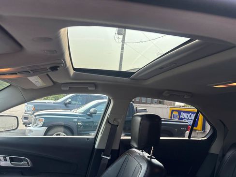 Used 2017 Chevrolet Equinox Premier w/ Enhanced Convenience Package AWD/4WD image 26