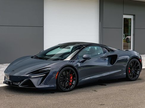 New 2026 McLaren Artura Spider RWD image 2