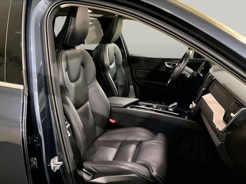 Used 2022 Volvo XC60 B6 Inscription w/ Advanced Package AWD/4WD image 7
