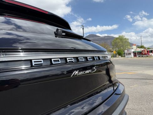 Used 2024 Porsche Macan S AWD/4WD image 11