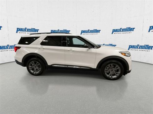 Used 2025 Ford Explorer Active w/ Active Comfort Package image 13