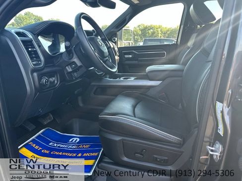 Used 2023 RAM 2500 Laramie AWD/4WD image 5