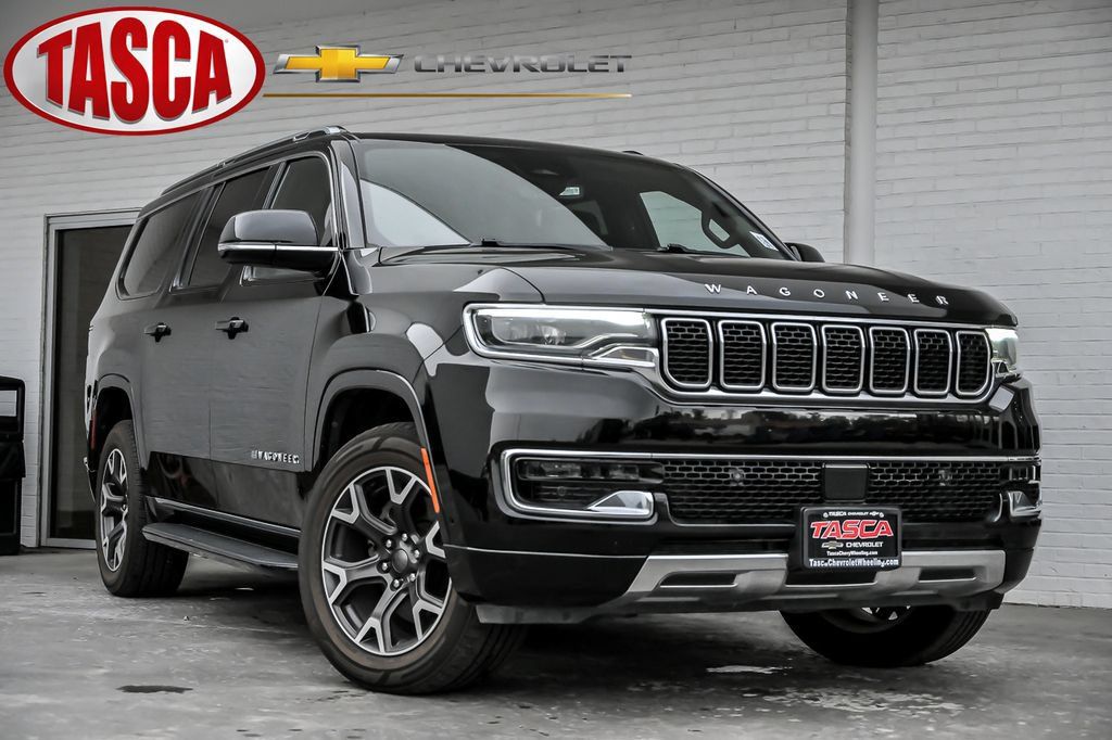Used 2023 Jeep Wagoneer L Series III w/ Preferred Equipment Group AWD/4WD image 1