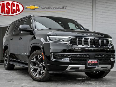 Used 2023 Jeep Wagoneer L Series III w/ Preferred Equipment Group AWD/4WD image 1