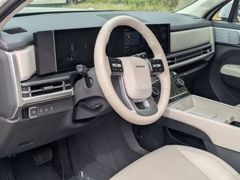 Used 2025 Hyundai Santa Fe SEL FWD image 14