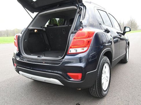 Used 2021 Chevrolet Trax LT FWD image 27
