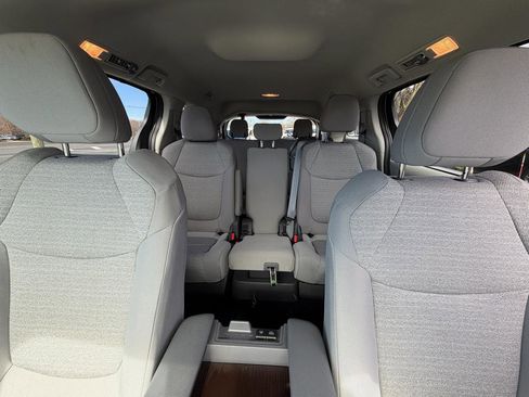 Used 2021 Toyota Sienna LE image 19