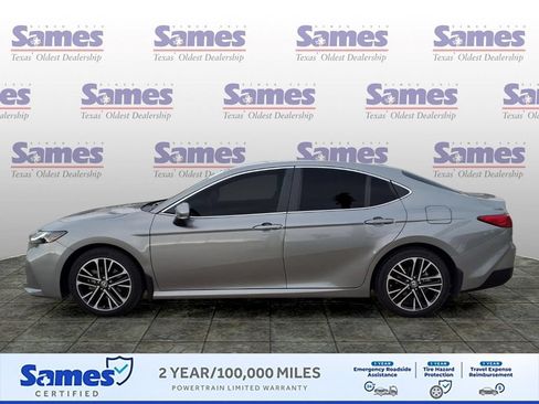 Used 2025 Toyota Camry XLE FWD image 4