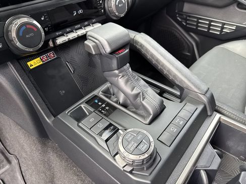Used 2025 Toyota 4Runner TRD Off-Road Premium AWD/4WD image 30