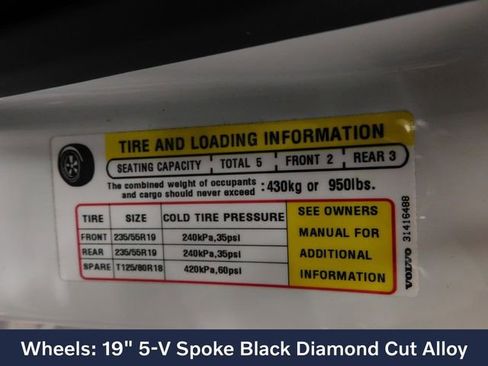 Used 2024 Volvo XC60 B5 Plus w/ Protection Package Premier image 33