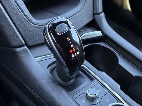 Used 2025 Cadillac XT5 Premium Luxury image 13